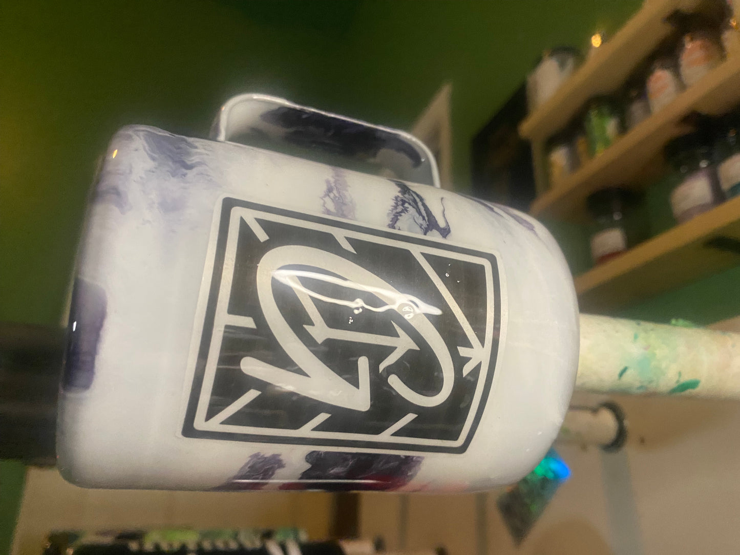 9 /20 oz skinny , 5 10 oz coffee cup 3 14oz wine , 24 ornaments